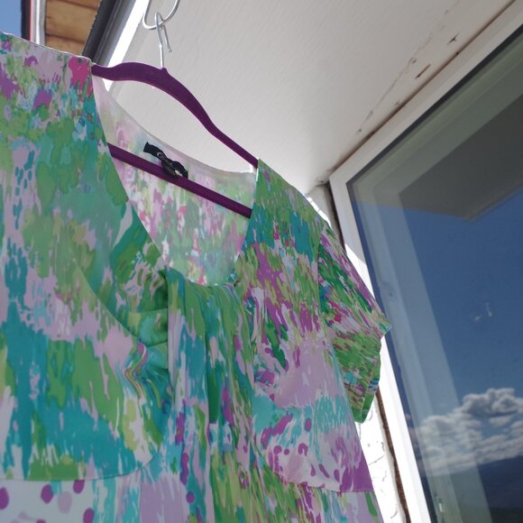 Beautiful Large Click Collection Women's Dress - Picture 2 of 8